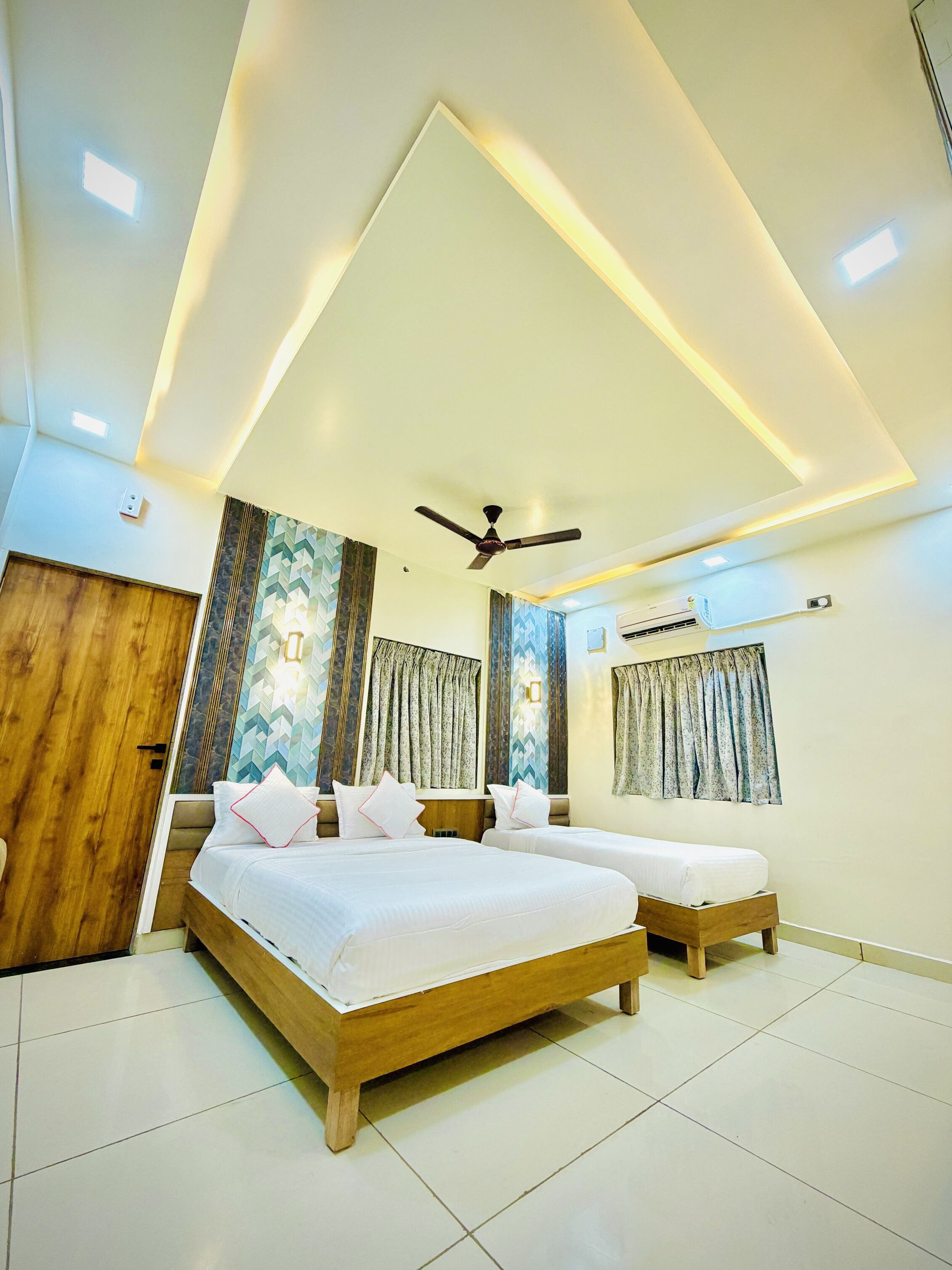 Super Deluxe Room